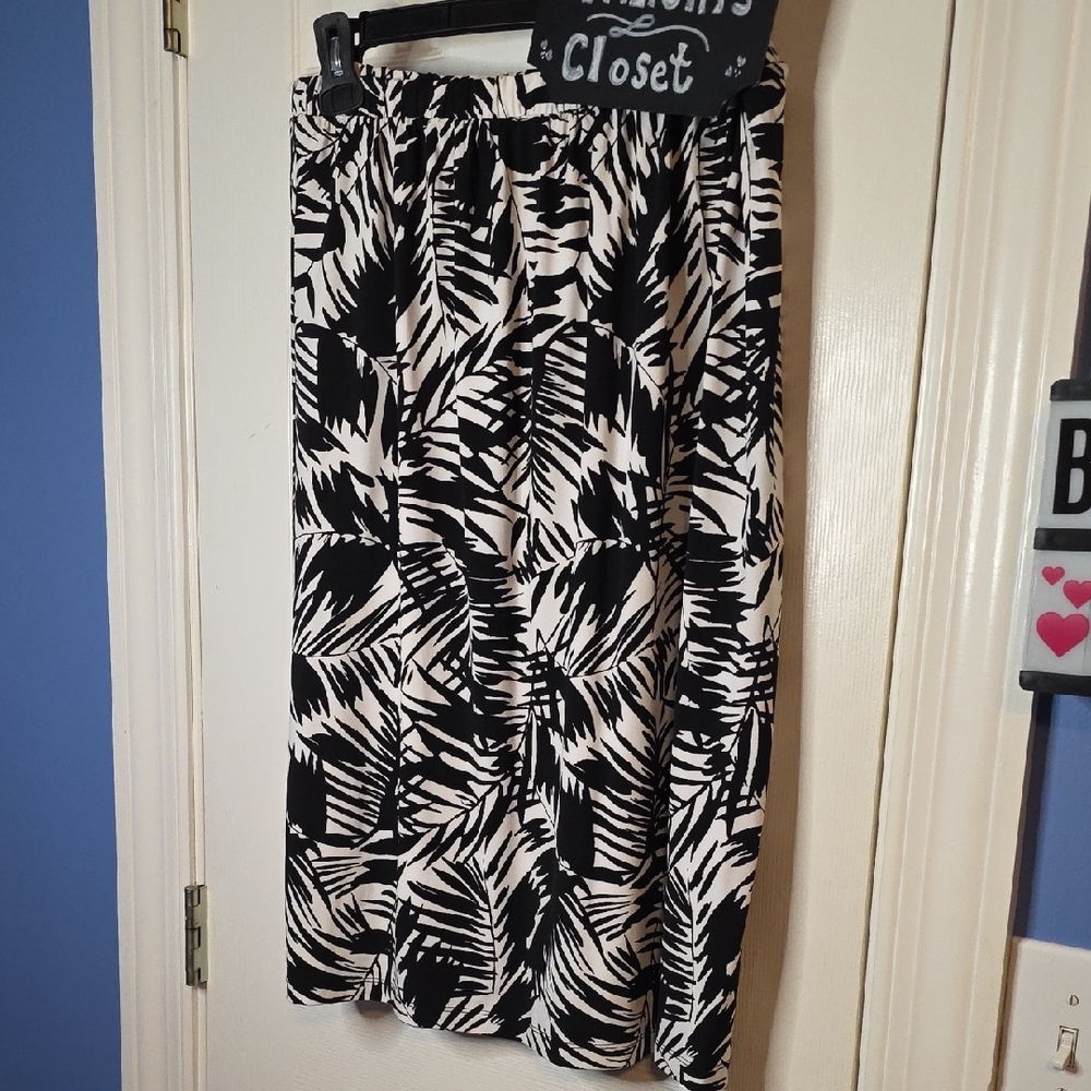Christopher & Banks Small Leaf Print Skirt Tropical